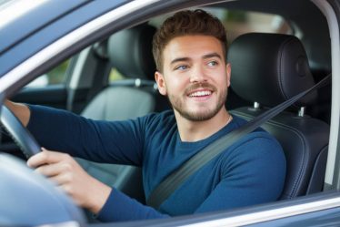 Assurance temporaire auto jeune conducteur : nos conseils pour être bien couvert sans exploser votre budget
