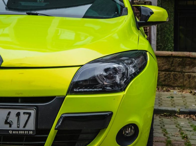 Petits budgets : quelles assurances auto en ligne choisir pour payer le minimum