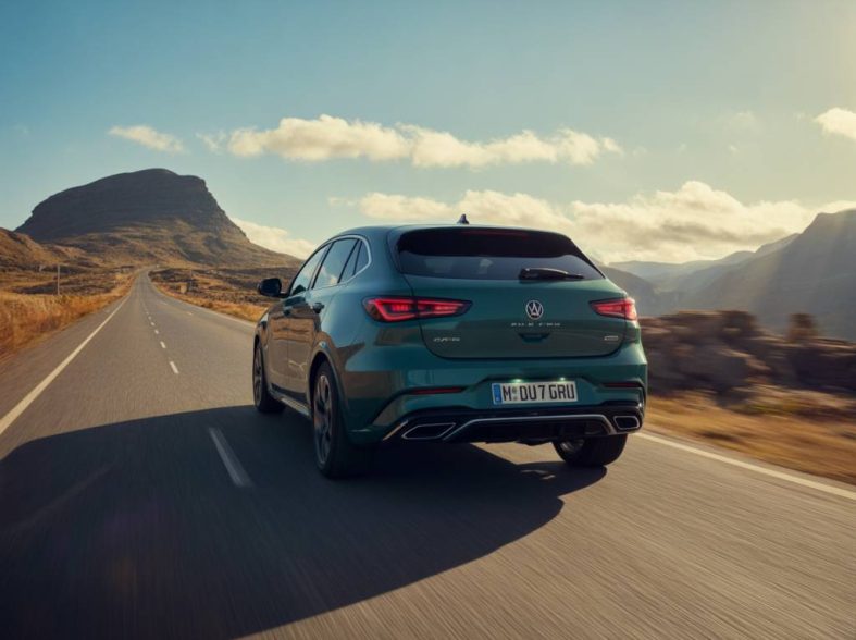 Comment assurer une voiture après un malus élevé sans payer trop cher en 2026